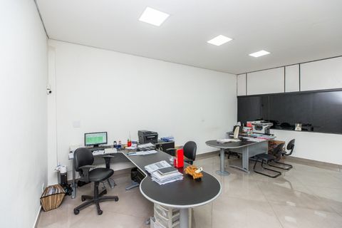 Foto Edifício Inteiro