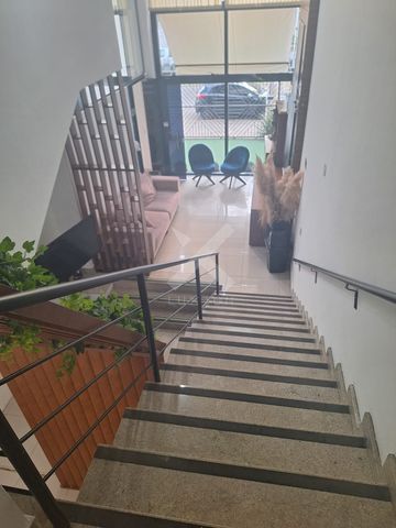 Foto Edifício Inteiro