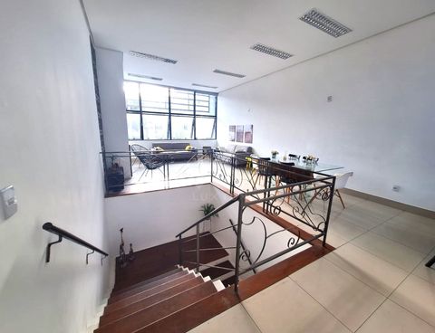 Foto Edifício Inteiro