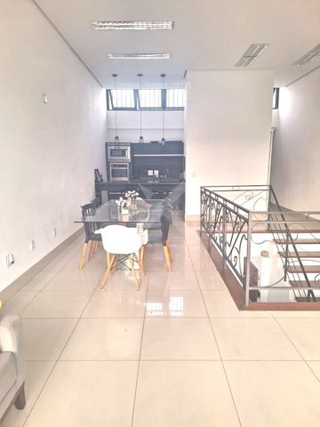 Foto Edifício Inteiro