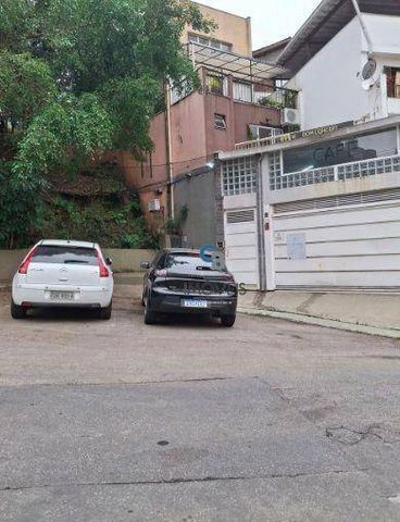 Foto Edifício Inteiro