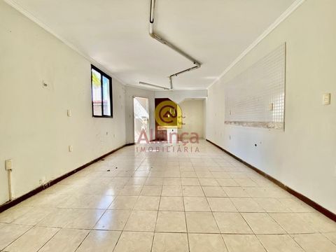 Foto Edifício Inteiro