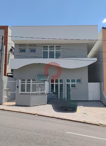 Foto Sala / Conjunto Comercial
