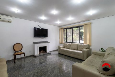 Foto Edifício Inteiro