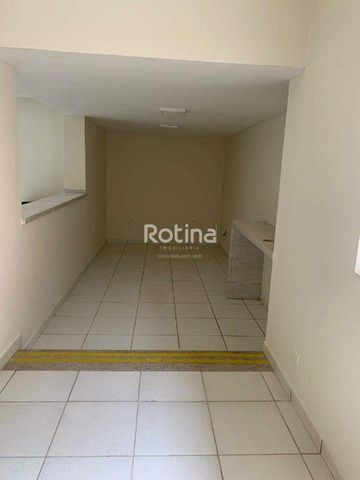 Foto Sala / Conjunto Comercial