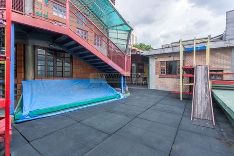 Foto Edifício Inteiro