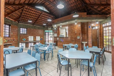 Foto Edifício Inteiro