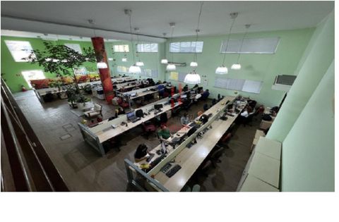 Foto Edifício Inteiro