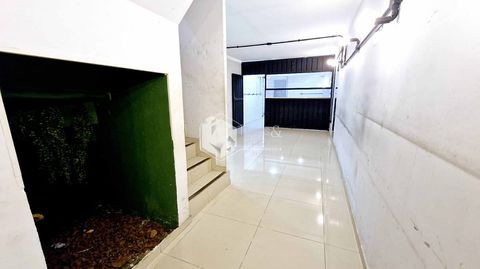 Foto Edifício Inteiro
