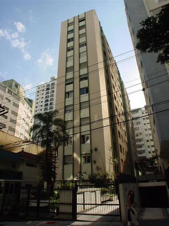 Foto 3 do Doutor Nelson Baeta Neves, em Paraíso / São Paulo oferecendo Jardim, Salão de Festa