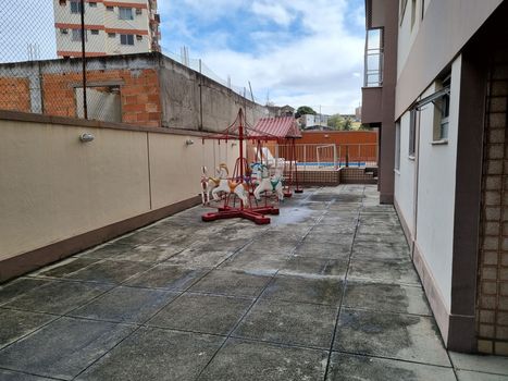 Foto 8 do Residencial Lord Cezar, em Lins de Vasconcelos / Rio de Janeiro oferecendo Aquecimento Central