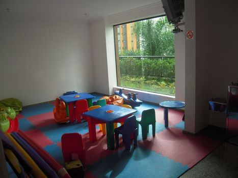 Foto 14 do Residencial Maison Lacanau, em Jardim Vila Mariana / São Paulo oferecendo Aquecimento Central, Churrasqueira, Esquina, Forno de Pizza, Gerador, Jardim, Piscina, Piscina Aquecida, Piscina Infantil, Playground, Quadra Poliesportiva, Sala de Ginástica, Salão de Festa, Salão de Jogos, Sauna, Vestiário