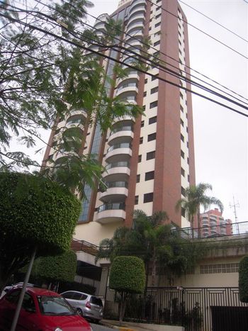 Foto 3 do Residencial Maison Lacanau, em Jardim Vila Mariana / São Paulo oferecendo Aquecimento Central, Churrasqueira, Esquina, Forno de Pizza, Gerador, Jardim, Piscina, Piscina Aquecida, Piscina Infantil, Playground, Quadra Poliesportiva, Sala de Ginástica, Salão de Festa, Salão de Jogos, Sauna, Vestiário