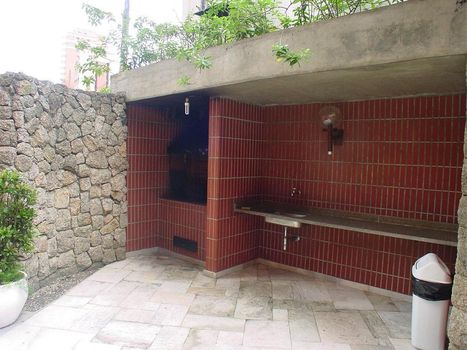 Foto 4 do Nattier, em Vila Nova Conceição / São Paulo oferecendo Churrasqueira, Jardim, Piscina, Piscina Infantil, Playground, Sala de Ginástica, Salão de Festa, Salão de Jogos, Sauna