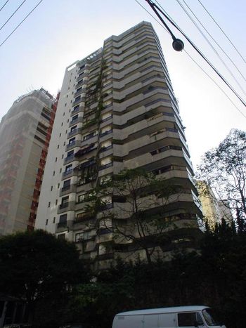 Foto 2 do Cap Ferrat, em Jardim Paulista / São Paulo oferecendo Gerador, Jardim, Piscina, Playground, Sala de Ginástica, Salão de Festa, Salão de Jogos, Sauna
