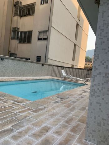 Foto 2 do Jardim Laranjeira, em Laranjeiras / Rio de Janeiro oferecendo Aquecimento Central