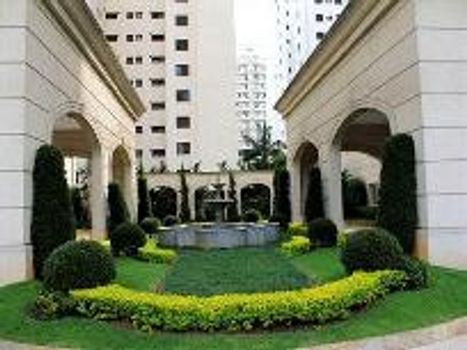 Foto 2 do Piazza Della Fortezza, em Indianópolis / São Paulo oferecendo Churrasqueira, Esquina, Gerador, Jardim, Piscina, Piscina Aquecida, Piscina Infantil, Playground, Quadra Poliesportiva, Sala de Ginástica, Salão de Festa, Salão de Jogos, Sauna