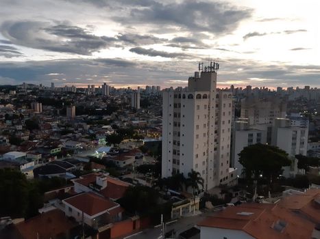 Foto 1 do Conjunto Residencial Praca Das Arvores, em Cachoeirinha / São Paulo oferecendo Aquecimento Central