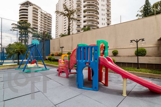 Foto 61 do Maison Champenois, em Vila Andrade / São Paulo oferecendo Churrasqueira, Jardim, Piscina, Piscina Infantil, Playground, Quadra Poliesportiva, Sala de Ginástica, Salão de Festa, Salão de Jogos