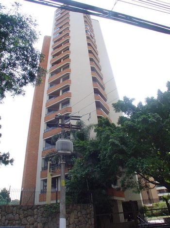 Foto 2 do Maison Liege, em Perdizes / São Paulo oferecendo Aquecimento Central, Churrasqueira, Gerador, Hidromassagem, Jardim, Piscina, Piscina Aquecida, Piscina Infantil, Playground, Quadra Poliesportiva, Salão de Festa, Salão de Jogos
