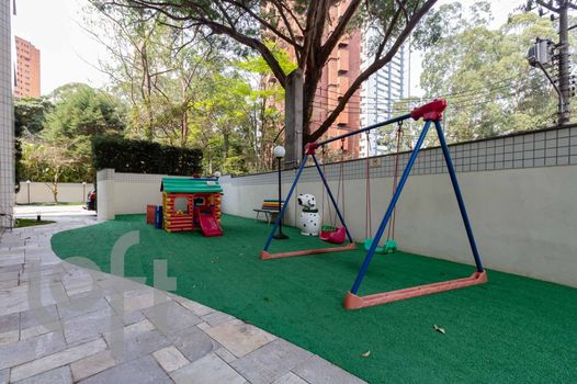 Foto 23 do Castel Di Reggio, em Jardim Londrina / São Paulo oferecendo Churrasqueira, Garagem para visitas, Gerador, Jardim, Piscina, Piscina Infantil, Playground, Quadra Poliesportiva, Sala de Ginástica, Salão de Festa, Sauna, Vestiário