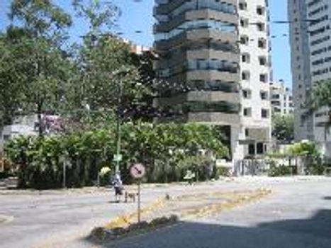 Foto 11 do Castel Di Reggio, em Jardim Londrina / São Paulo oferecendo Churrasqueira, Garagem para visitas, Gerador, Jardim, Piscina, Piscina Infantil, Playground, Quadra Poliesportiva, Sala de Ginástica, Salão de Festa, Sauna, Vestiário