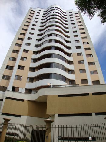 Foto 1 do Condomínio Edifício Rua Guilherme Pugsley, 2324, em Água Verde / Curitiba