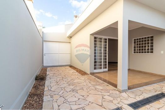 Foto 4 do(a) Casa de 3 quartos à venda em Jardim Elite, Pirassununga