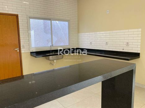 Foto 3 do(a) Casa de 3 quartos à venda em Jardim Inconfidência, Uberlândia