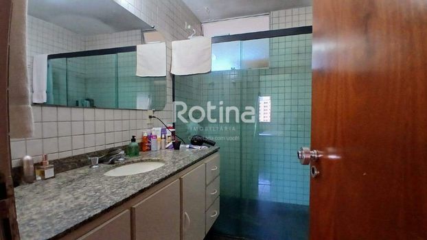 Foto 9 do(a) Apartamento de 4 quartos à venda em Fundinho, Uberlândia