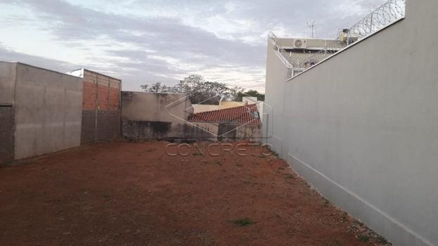 Foto 2 do(a) Casa false à venda em Jardim Márcia II, Agudos