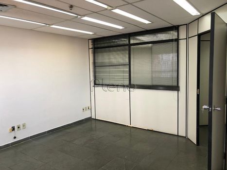 Foto 8 do(a) Sala / Conjunto Comercial false para alugar em Vila Itapura, Campinas