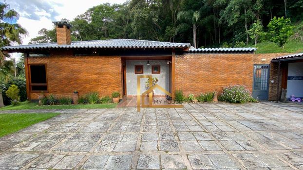Foto 9 do(a) Casa de 5 quartos para alugar em Parque do Imbui, Teresópolis
