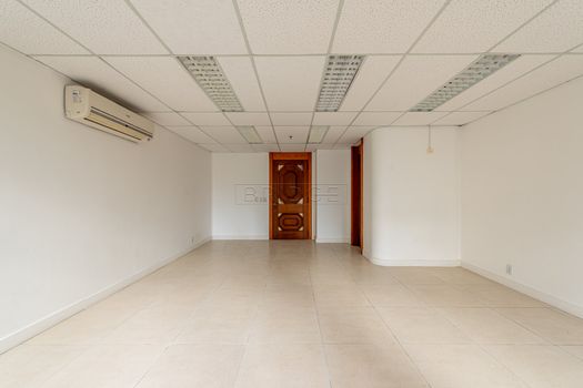 Foto 38 do(a) Sala / Conjunto Comercial false à venda em Centro Histórico, Porto Alegre