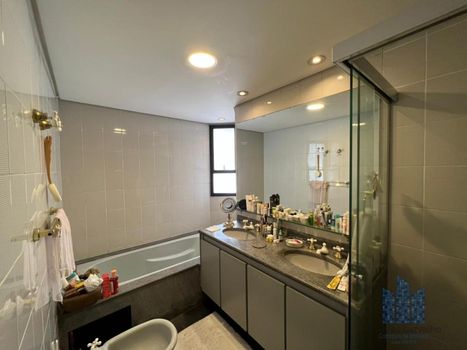 Foto 14 do(a) Apartamento de 4 quartos à venda em Itaim Bibi, São Paulo