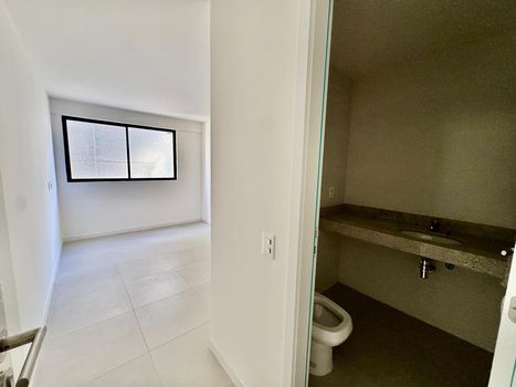 Foto 5 do(a) Apartamento de 3 quartos à venda em Ponta Verde, Maceió