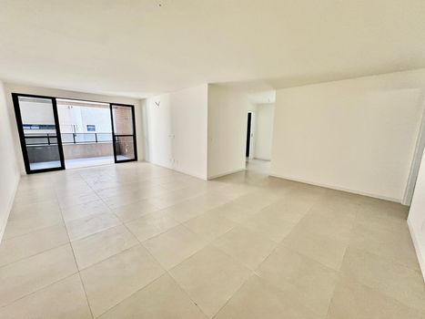 Foto 1 do(a) Apartamento de 3 quartos à venda em Ponta Verde, Maceió