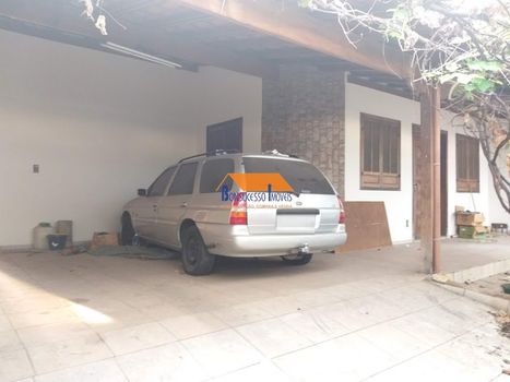 Foto 1 do(a) Casa de 5 quartos à venda em Santa Cruz, Belo Horizonte