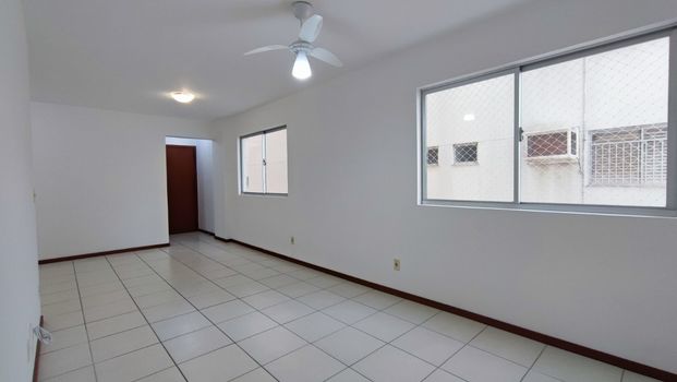 Foto 2 do(a) Apartamento de 3 quartos para alugar em Centro, Florianópolis