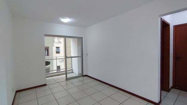 Foto 3 do(a) Apartamento de 3 quartos para alugar em Centro, Florianópolis
