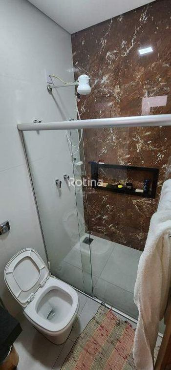 Foto 9 do(a) Casa de 3 quartos à venda em Novo Mundo, Uberlândia
