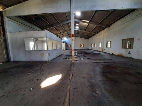 Foto 3 do(a) Galpão / Depósito / Armazém / Pavilhão false para alugar em Distrito Industrial, São José