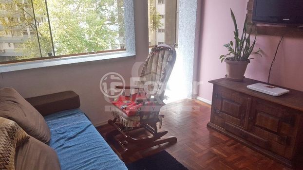 Foto 3 do(a) Apartamento de 2 quartos à venda em Floresta, Porto Alegre