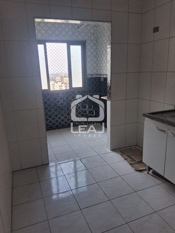 Foto 4 do(a) Apartamento de 2 quartos para alugar em Jardim Maria Rosa, Taboão da Serra