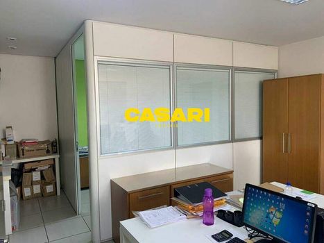 Foto 4 do(a) Sala / Conjunto Comercial false à venda em Vila Bastos, Santo André
