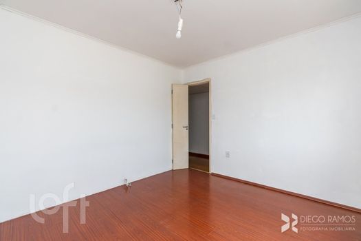 Foto 12 do(a) Apartamento de 2 quartos à venda em Medianeira, Porto Alegre