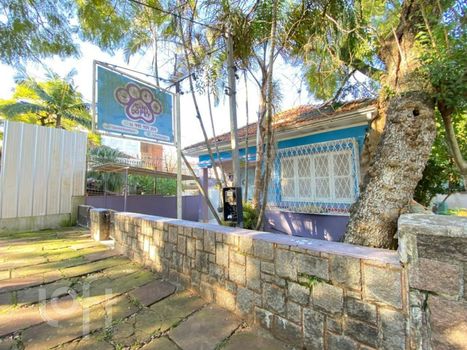 Foto 1 do(a) Casa de 3 quartos à venda em Petrópolis, Porto Alegre