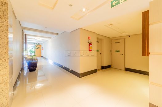 Foto 5 do(a) Apartamento de 2 quartos para alugar em Passo da Areia, Porto Alegre