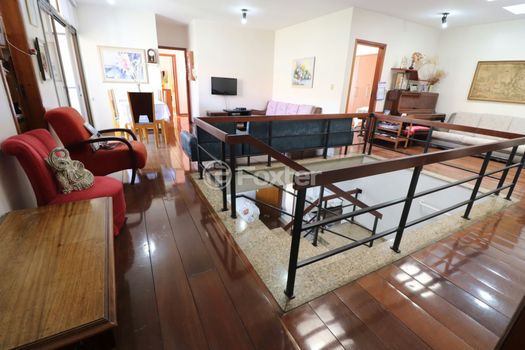 Foto 2 do(a) Casa de 5 quartos à venda em Jardim da Glória, São Paulo
