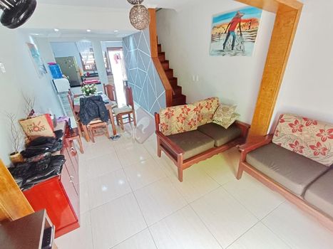 Foto 3 do(a) Casa de 2 quartos à venda em Praia das Palmeiras, Caraguatatuba